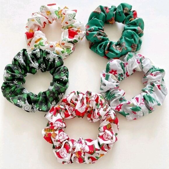 Christmas 🎄 Scrunchies - Picture 2 of 4
